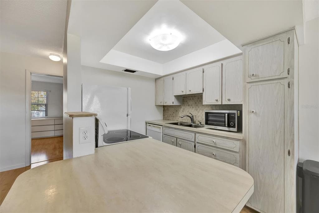 650 PINELLAS POINT DRIVE S # #205, ST PETERSBURG, FL 33705 — zdjęcie 5