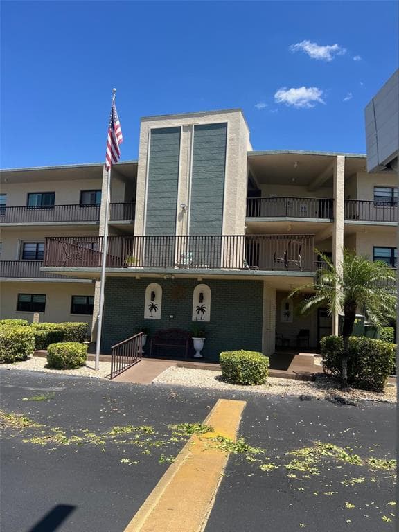 7951 58TH AVENUE N # 207, ST PETERSBURG, FL 33709