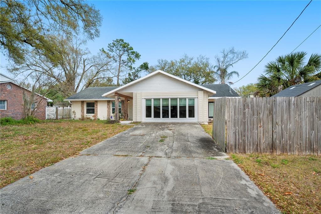 132 ALACHUA DRIVE, WINTER HAVEN, FL 33884