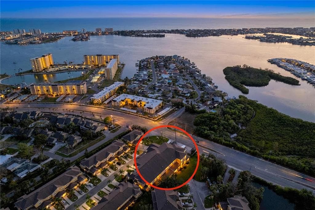 11273 KAPOK GRAND CIRCLE, MADEIRA BEACH, FL 33708 — zdjęcie 3