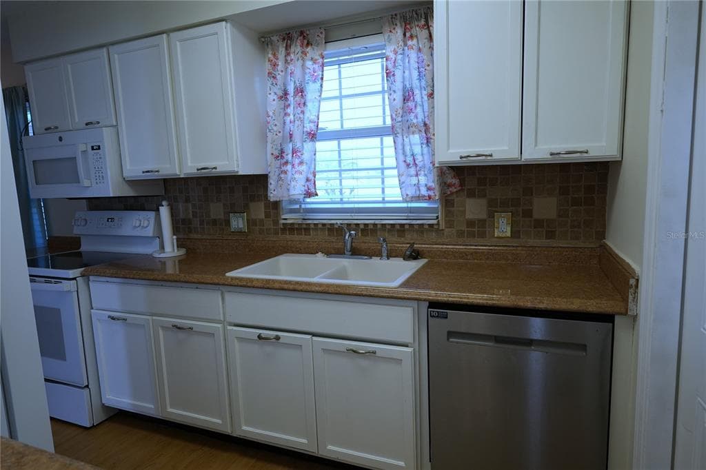 3074 PERDUE TERRACE, PUNTA GORDA, FL 33983 — zdjęcie 3