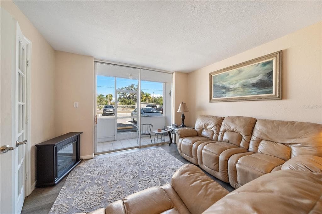 519 ALBEE FARM ROAD # 111, VENICE, FL 34285 — zdjęcie 5