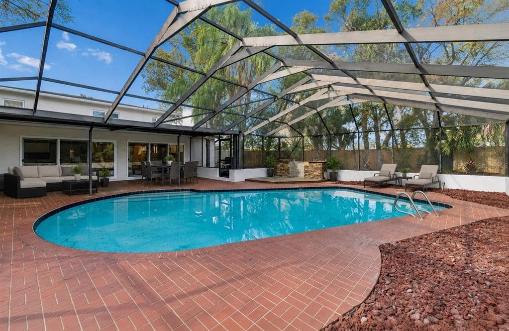 8402 BOXWOOD DRIVE, TAMPA, FL 33615 — zdjęcie 3