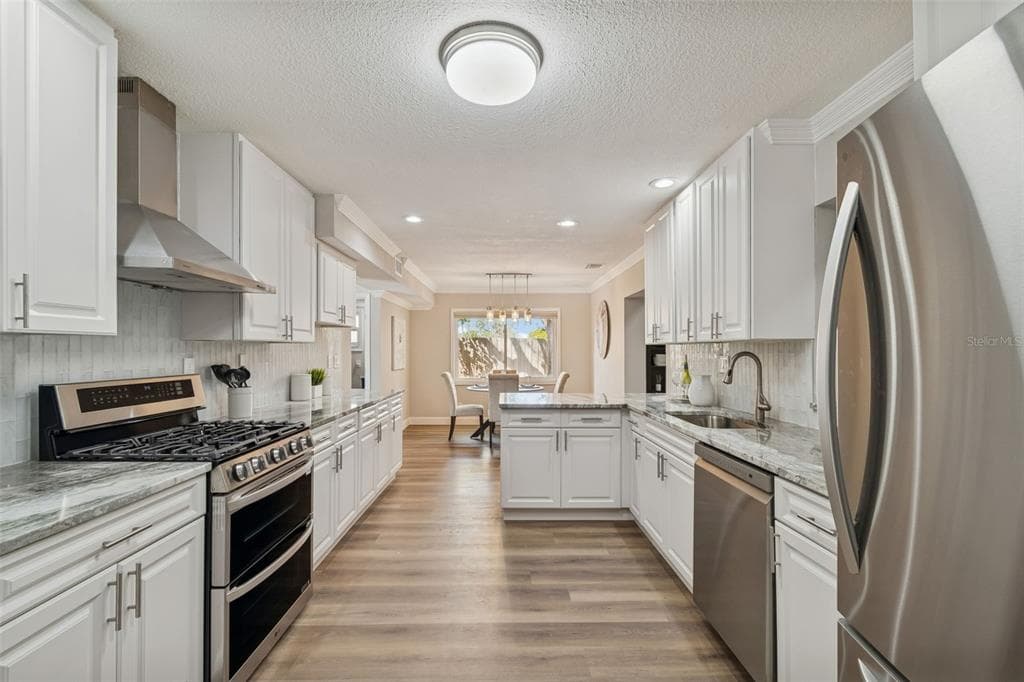 8402 BOXWOOD DRIVE, TAMPA, FL 33615 — zdjęcie 5