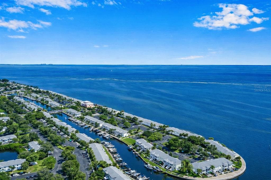 5245 COQUINA KEY DRIVE SE # D, ST PETERSBURG, FL 33705
