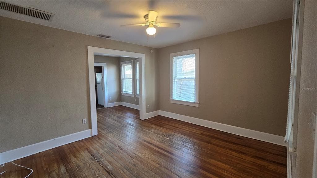 3940 BURLINGTON AVENUE N, ST PETERSBURG, FL 33713 — zdjęcie 4