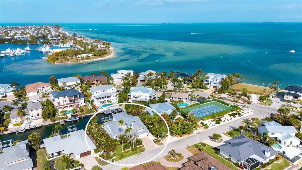 605 N POINT DRIVE, HOLMES BEACH, FL 34217 — zdjęcie 4