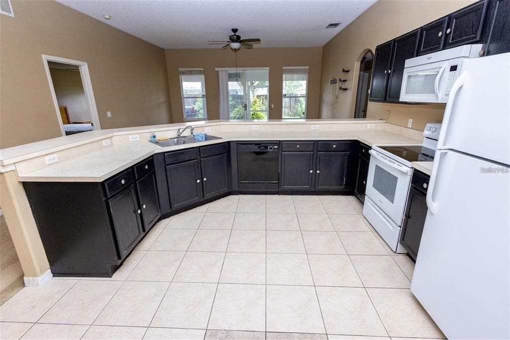 818 CARROUSEL LANE, KISSIMMEE, FL 34759 — zdjęcie 3