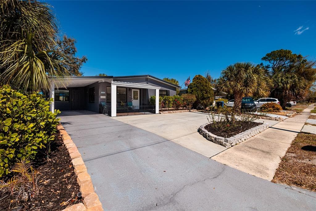 8029 22ND AVENUE N, ST PETERSBURG, FL 33710 — zdjęcie 4