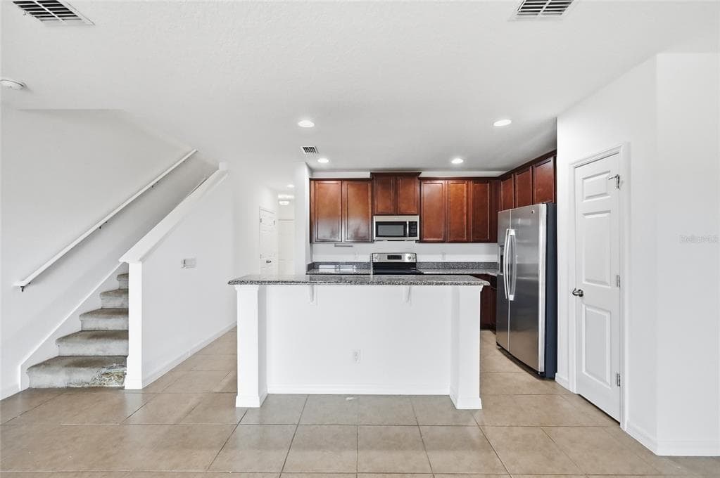196 PRIMROSE DRIVE, DAVENPORT, FL 33837 — zdjęcie 4