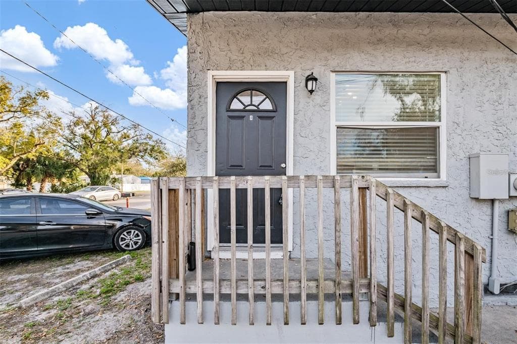 8304 N 13TH STREET, TAMPA, FL 33604 — zdjęcie 2