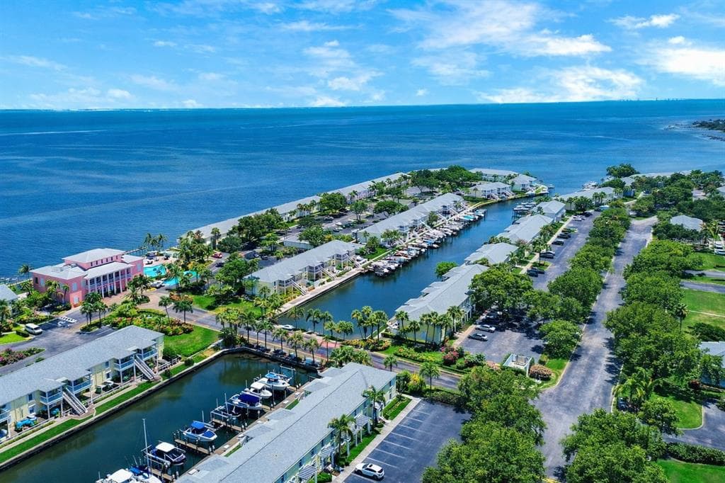 5048 BEACH DRIVE SE # F, ST PETERSBURG, FL 33705
