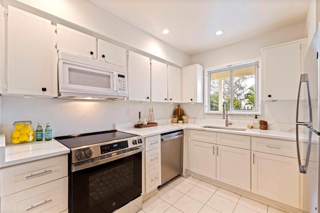 4480 OVERLOOK DRIVE NE # 10, ST PETERSBURG, FL 33703 — zdjęcie 5