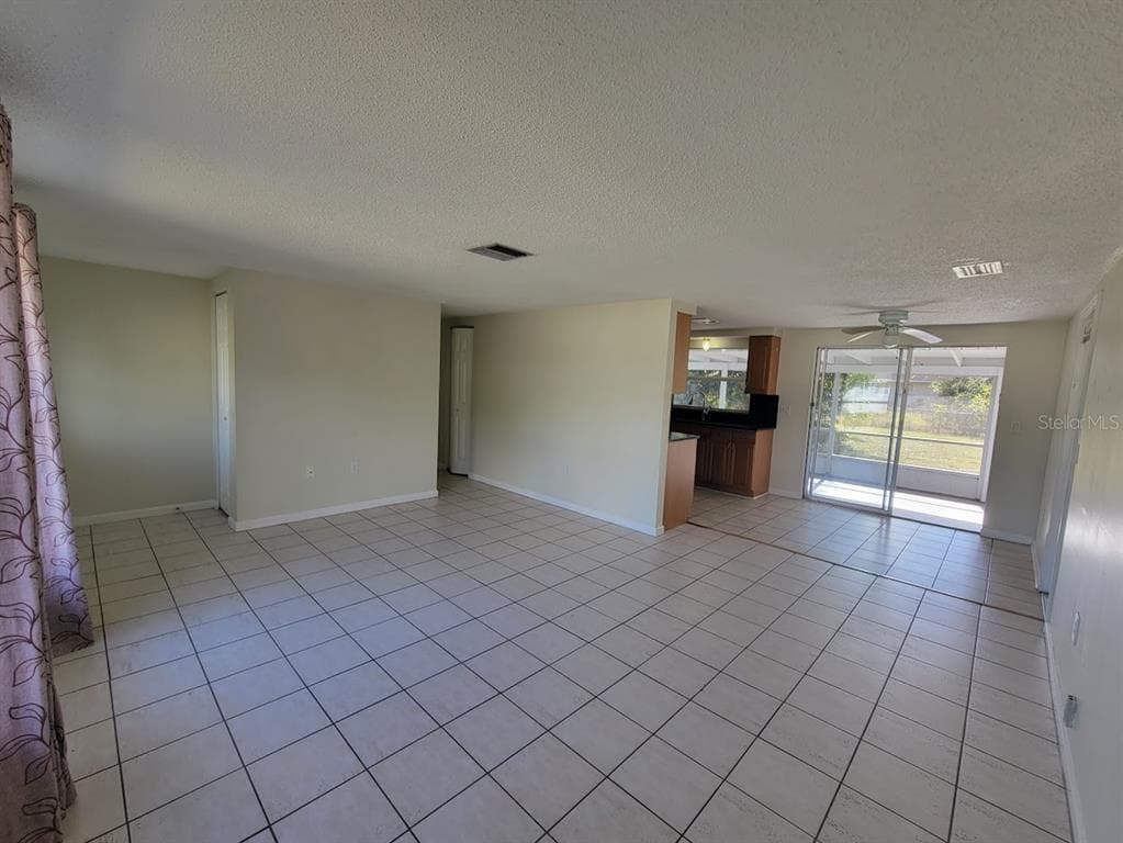 22353 BUFFALO AVENUE, PORT CHARLOTTE, FL 33952 — zdjęcie 4