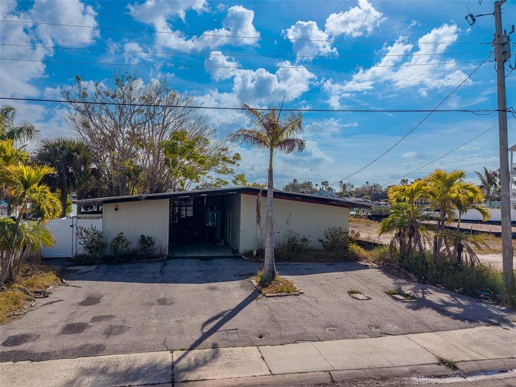 1217 BAY SHORE BOULEVARD, INDIAN ROCKS BEACH, FL 33785