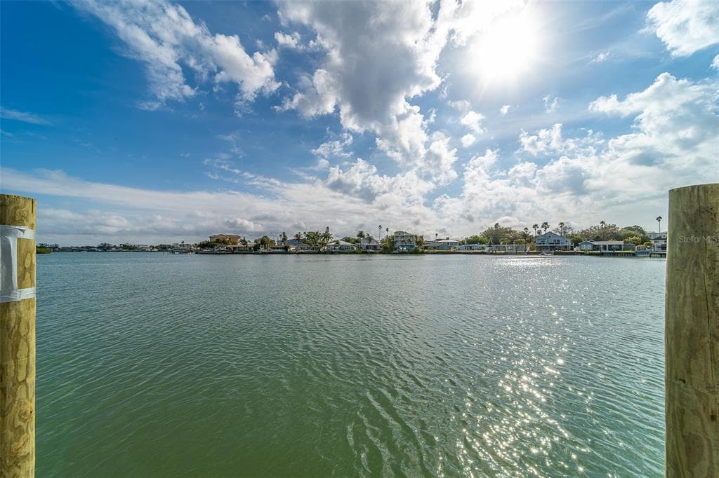 1217 BAY SHORE BOULEVARD, INDIAN ROCKS BEACH, FL 33785 — zdjęcie 4