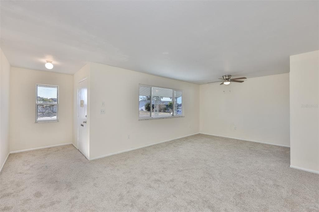 703 BEL AIR AVENUE, SUN CITY CENTER, FL 33573 — zdjęcie 2