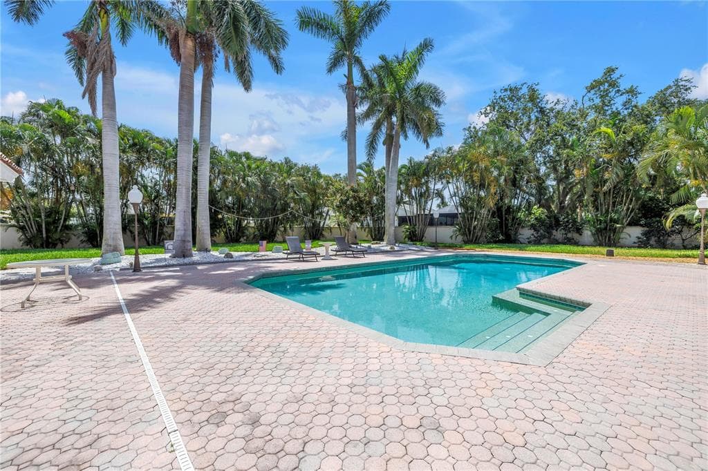 4930 SANDPIPER LANE S, ST PETERSBURG, FL 33711 — zdjęcie 4