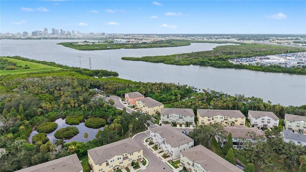 4607 TUSCAN LOON DRIVE, TAMPA, FL 33619 — zdjęcie 4