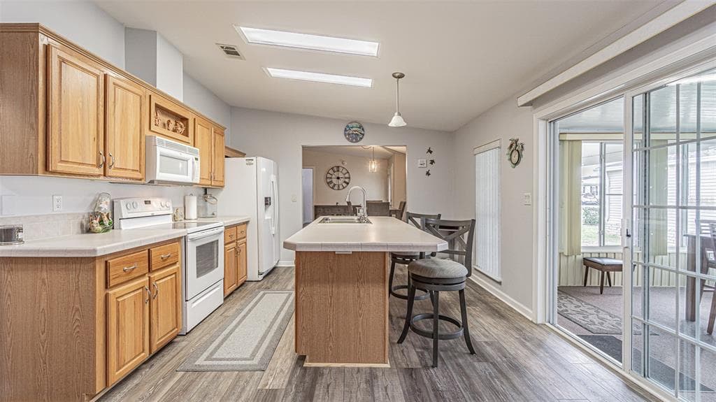 37436 LILLY BEA AVENUE, ZEPHYRHILLS, FL 33541 — zdjęcie 4