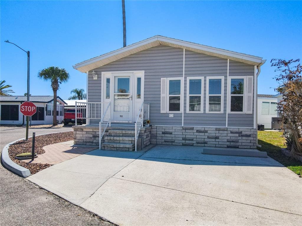 9000 US HWY 192 # 311, CLERMONT, FL 34714