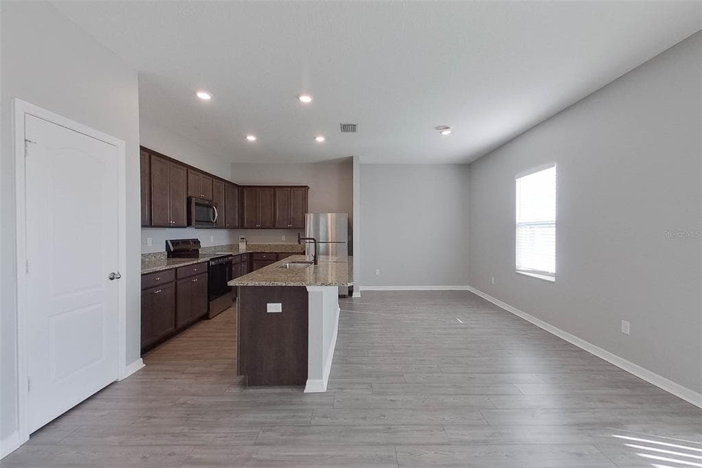30098 FEDORA CIRCLE, BROOKSVILLE, FL 34602 — zdjęcie 4