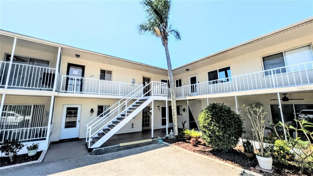 360 BASE AVENUE E # 424, VENICE, FL 34285