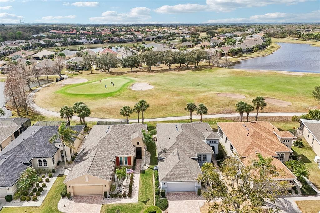 819 REGAL MANOR WAY, SUN CITY CENTER, FL 33573 — zdjęcie 3