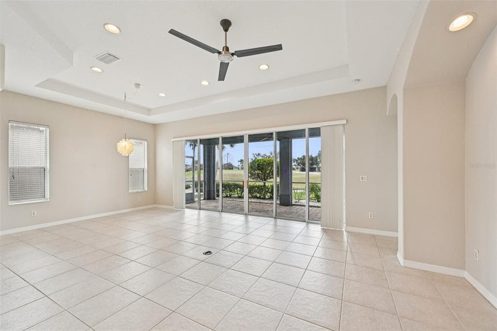819 REGAL MANOR WAY, SUN CITY CENTER, FL 33573 — zdjęcie 5