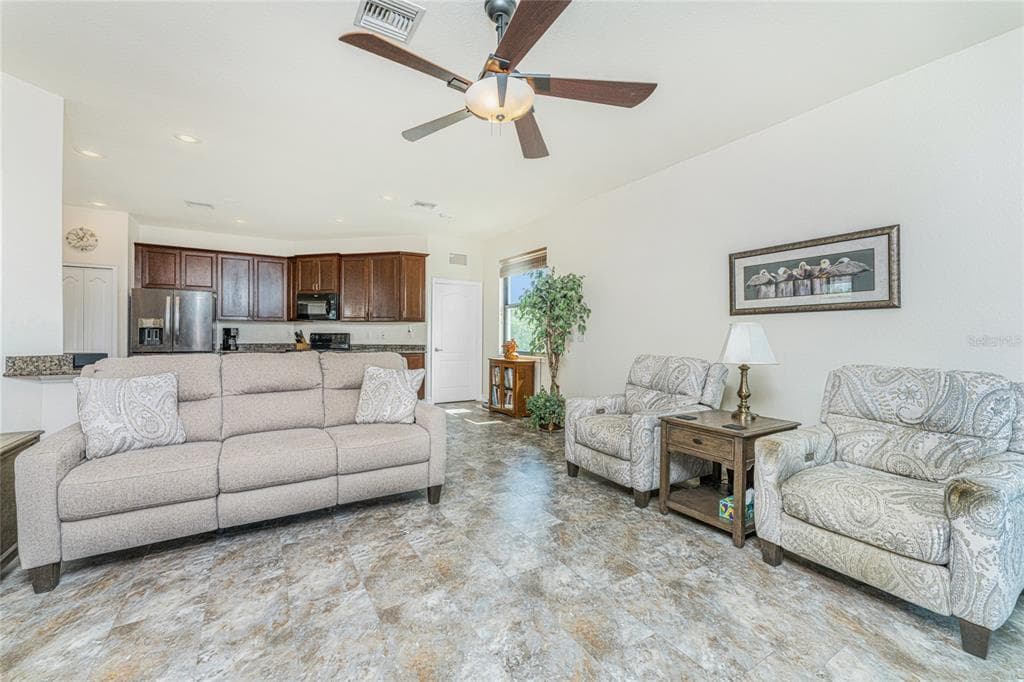 228 ANTILLA DRIVE, ROTONDA WEST, FL 33947 — zdjęcie 4