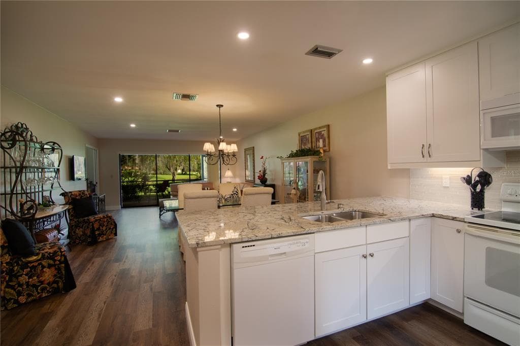 5635 GOLF POINTE DRIVE # 101, SARASOTA, FL 34243 — zdjęcie 4