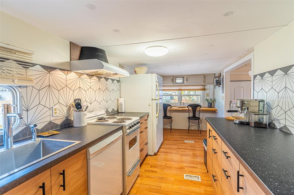 77 SILVERSIDES STREET, LAKE WALES, FL 33898 — zdjęcie 2