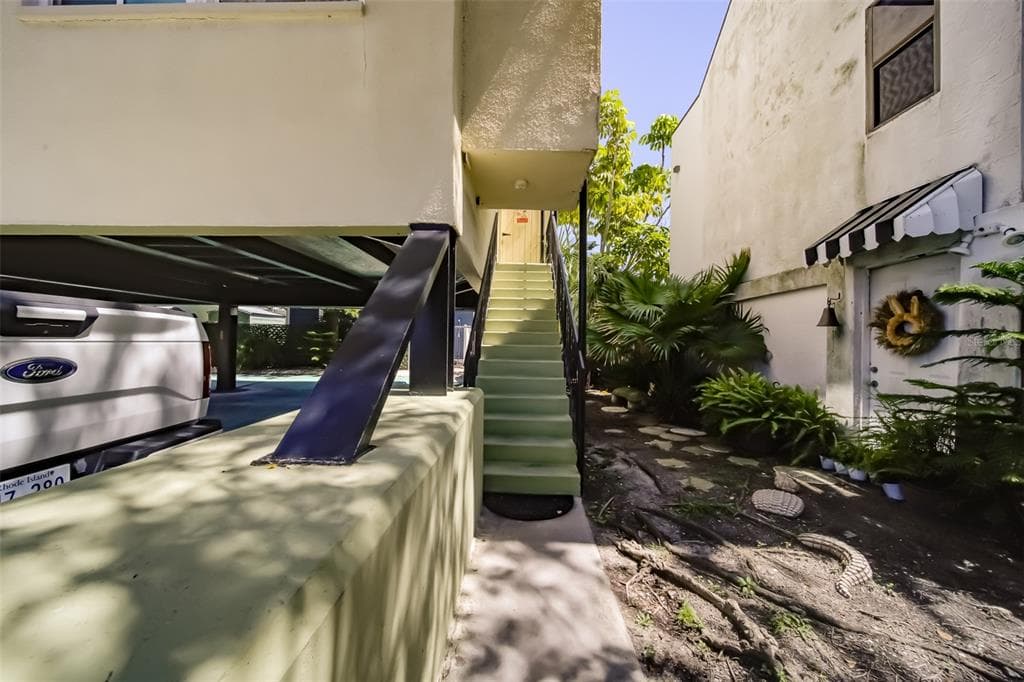 18111 1ST STREET E, REDINGTON SHORES, FL 33708 — zdjęcie 3