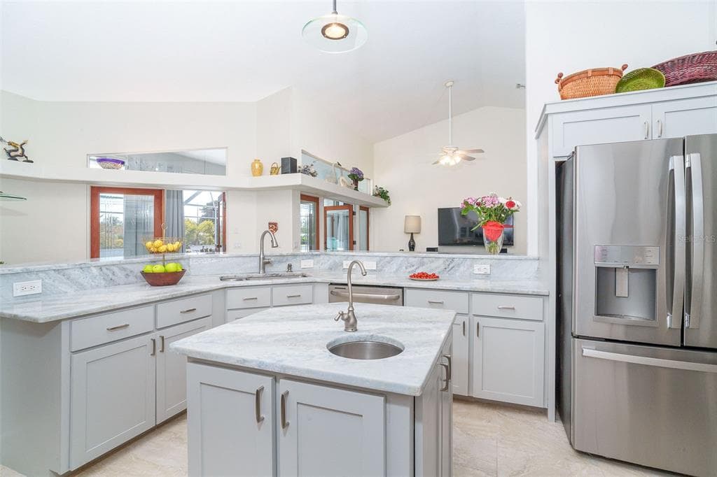 100 N GREEN DOLPHIN DRIVE, CAPE HAZE, FL 33946 — zdjęcie 3