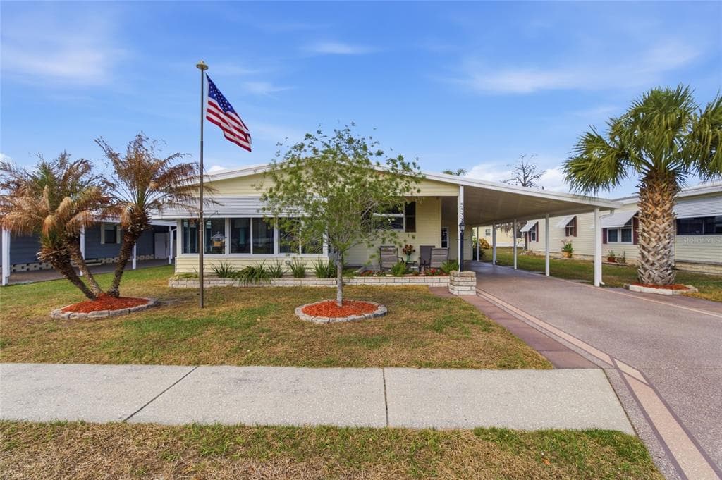 5533 REGAL WAY, ZEPHYRHILLS, FL 33541 — zdjęcie 2