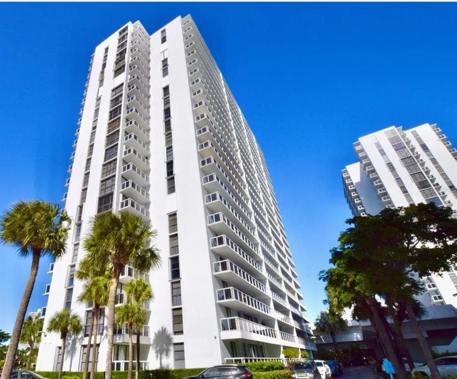 20505 E COUNTRY CLUB DRIVE # 534, MIAMI, FL 33180 — zdjęcie 2