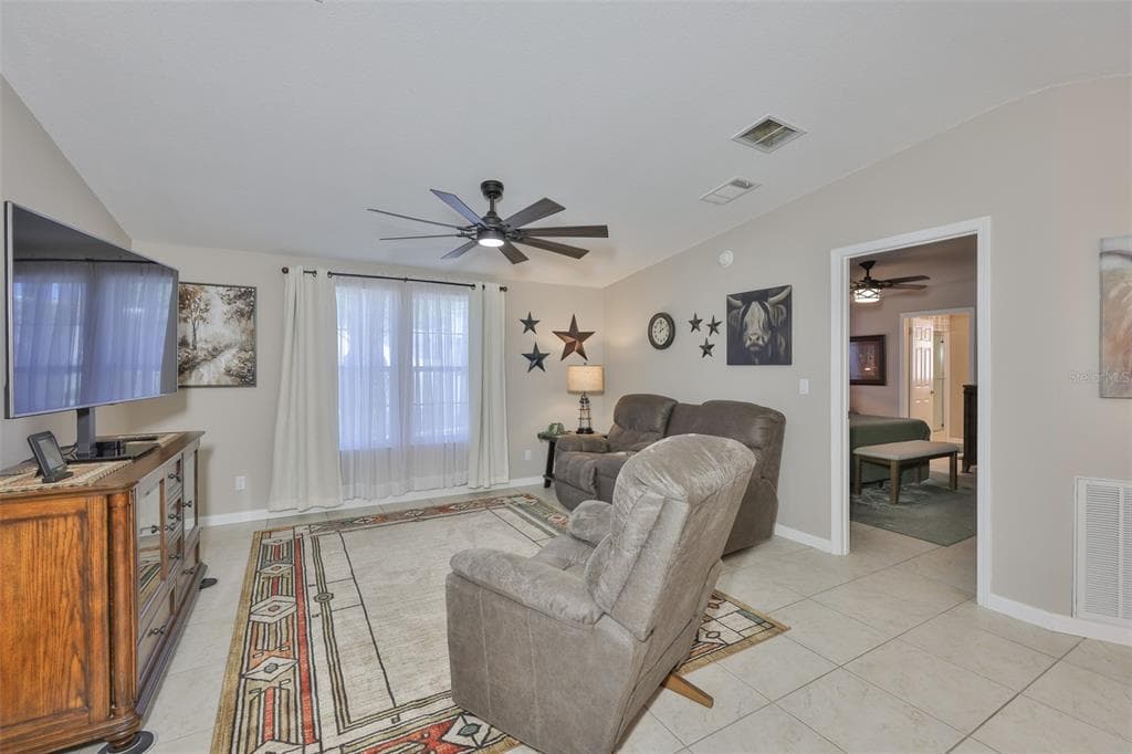 37041 NEUKOM AVENUE, ZEPHYRHILLS, FL 33541 — zdjęcie 3