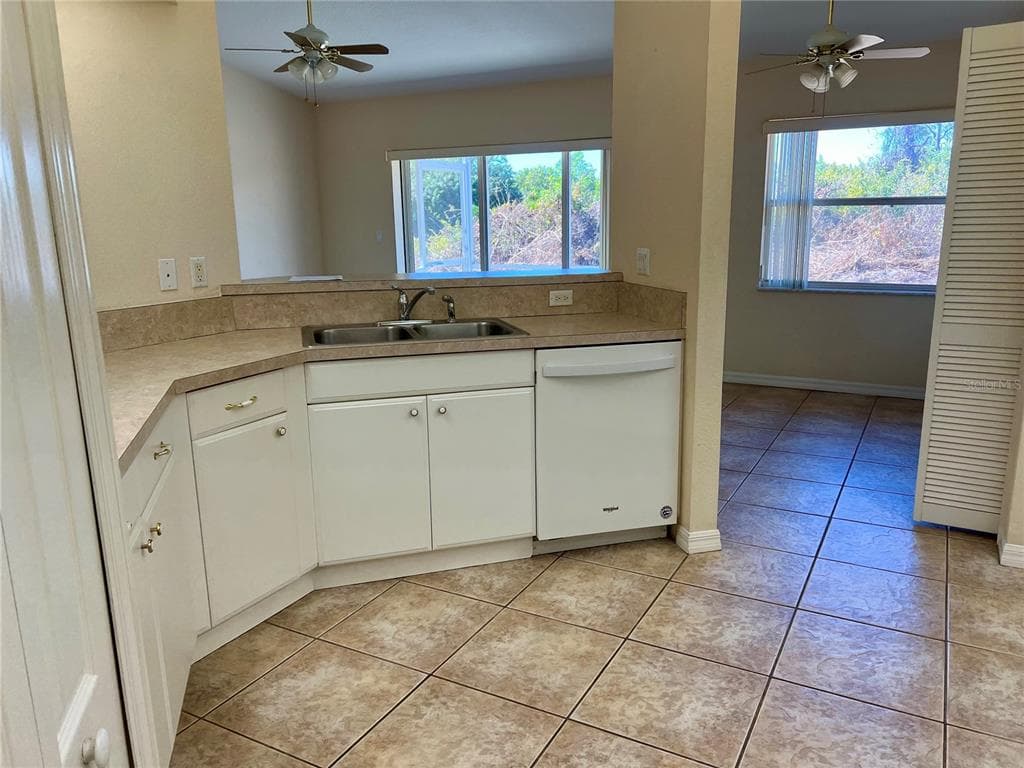 6795 DAVID BOULEVARD # A, PORT CHARLOTTE, FL 33981 — zdjęcie 5