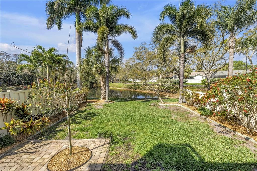 812 AMELIA COURT NE, ST PETERSBURG, FL 33702 — zdjęcie 2
