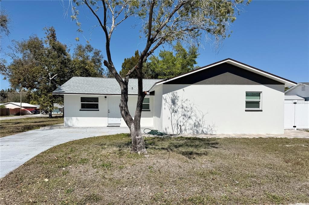 715 65TH AVENUE DRIVE W, BRADENTON, FL 34207