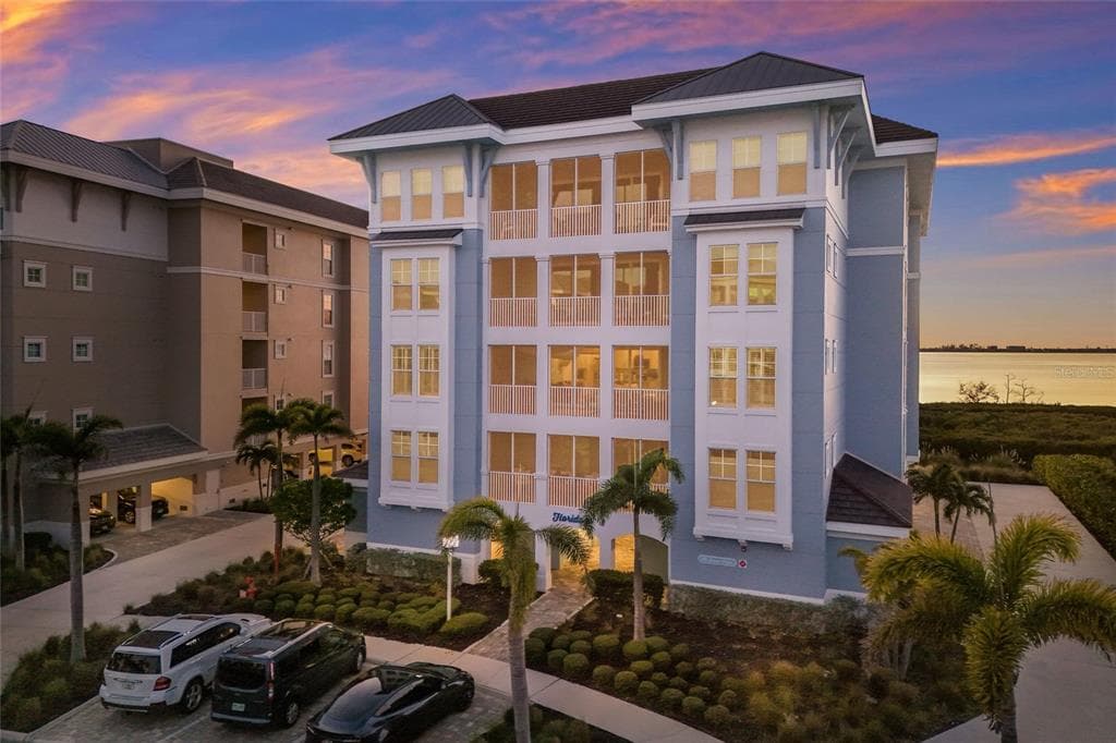 376 ARUBA CIRCLE # 203, BRADENTON, FL 34209