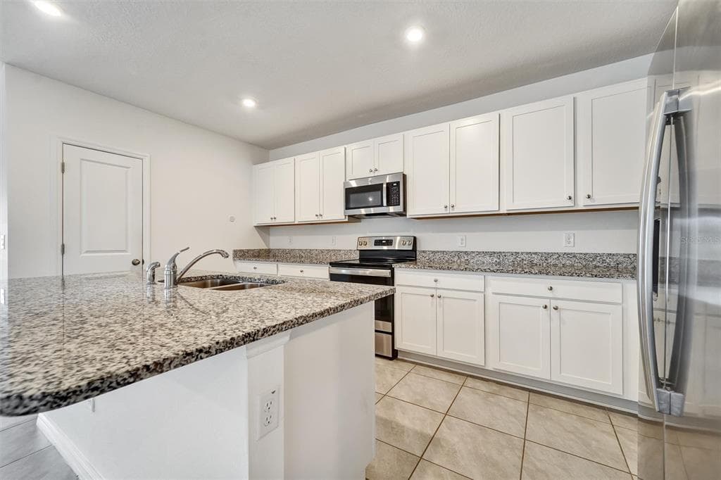 6785 BRANHAM MILL COURT, ZEPHYRHILLS, FL 33542 — zdjęcie 4