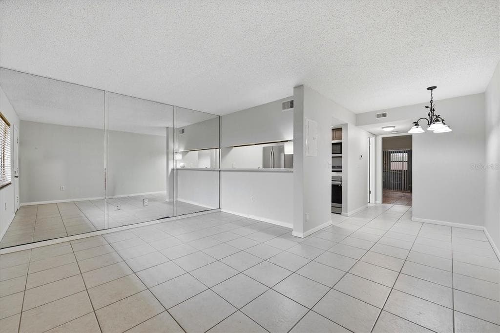 2420 WINDING CREEK BOULEVARD # 105, CLEARWATER, FL 33761 — zdjęcie 4
