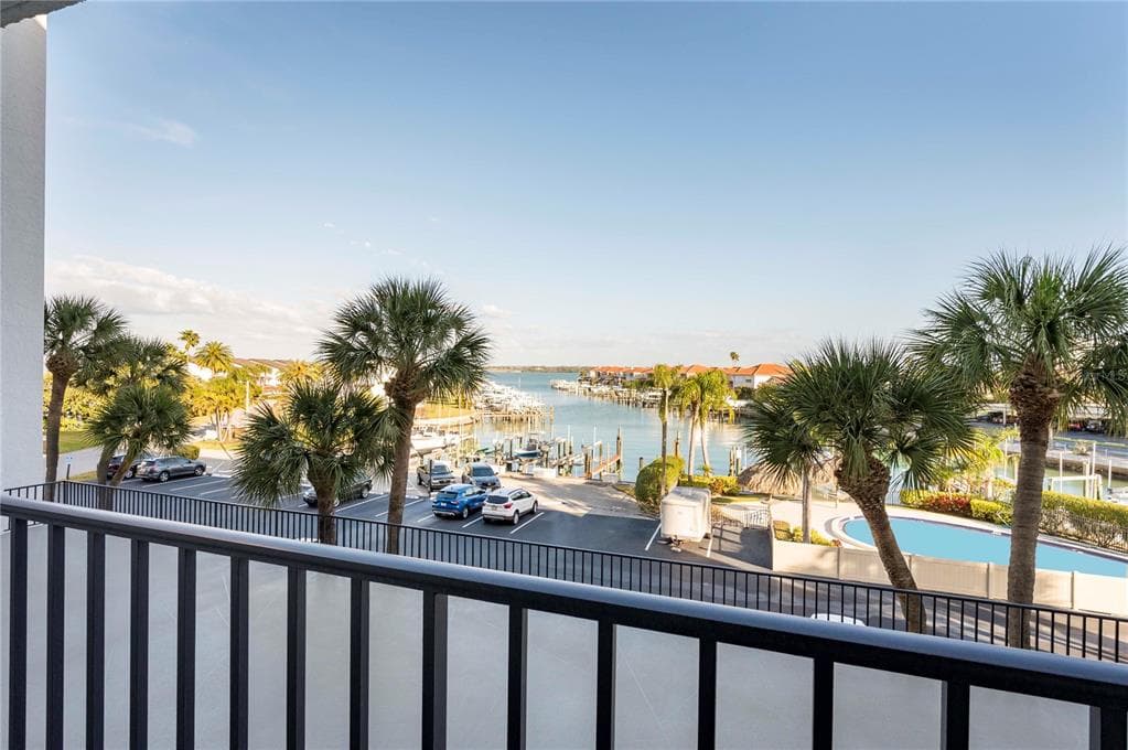 1591 GULF BOULEVARD # 203S, CLEARWATER BEACH, FL 33767 — zdjęcie 4