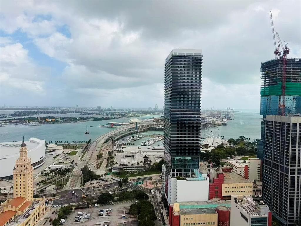 121 NE 5TH STREET # 1500, MIAMI, FL 33132