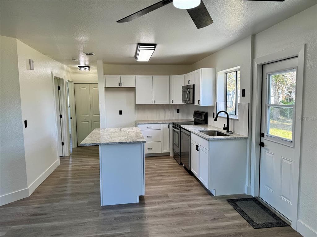 325 CAPATOLA ST, PORT CHARLOTTE, FL 33948 — zdjęcie 5