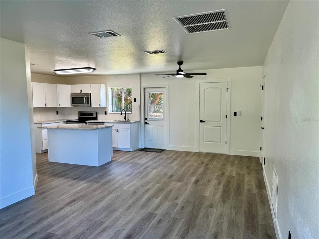 325 CAPATOLA ST, PORT CHARLOTTE, FL 33948 — zdjęcie 4