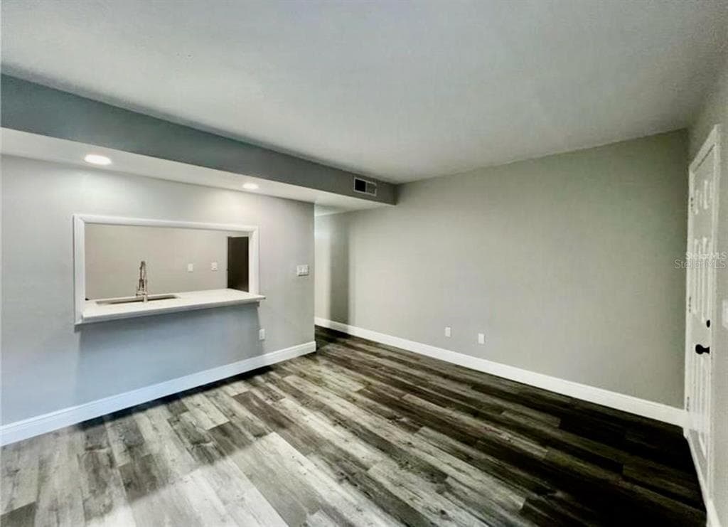 7108 WATERSIDE DRIVE # 103, TAMPA, FL 33617 — zdjęcie 3