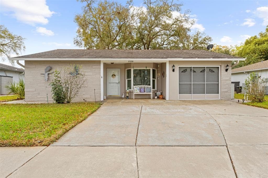 8030 GLENEAGLE DRIVE, PORT RICHEY, FL 34668
