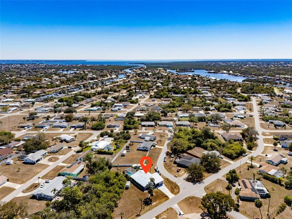 643 BLUE LANE NW, PORT CHARLOTTE, FL 33952 — zdjęcie 2